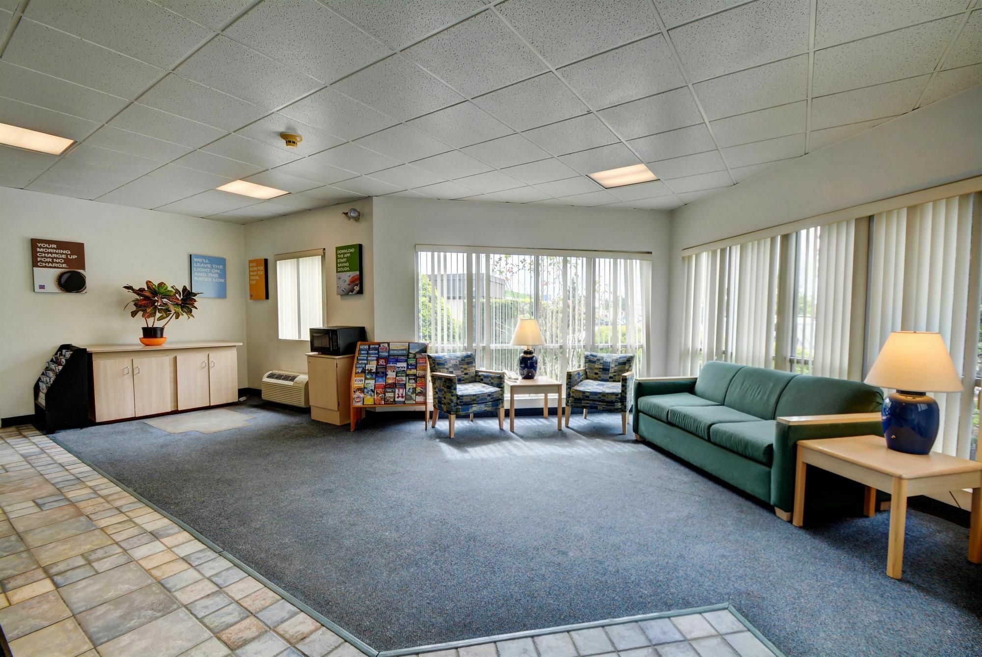 Motel 6-Warwick, Ri - Providence Airport - I-95 Eksteriør billede