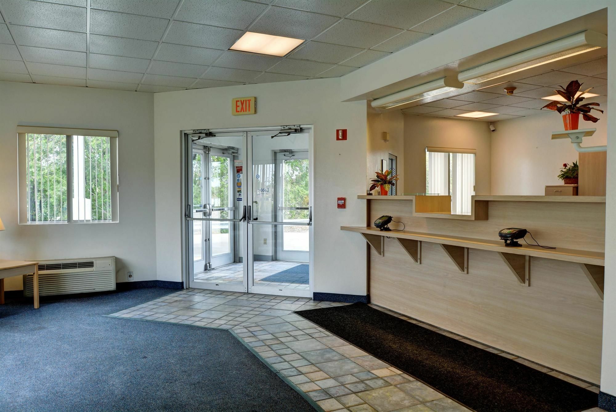Motel 6-Warwick, Ri - Providence Airport - I-95 Eksteriør billede