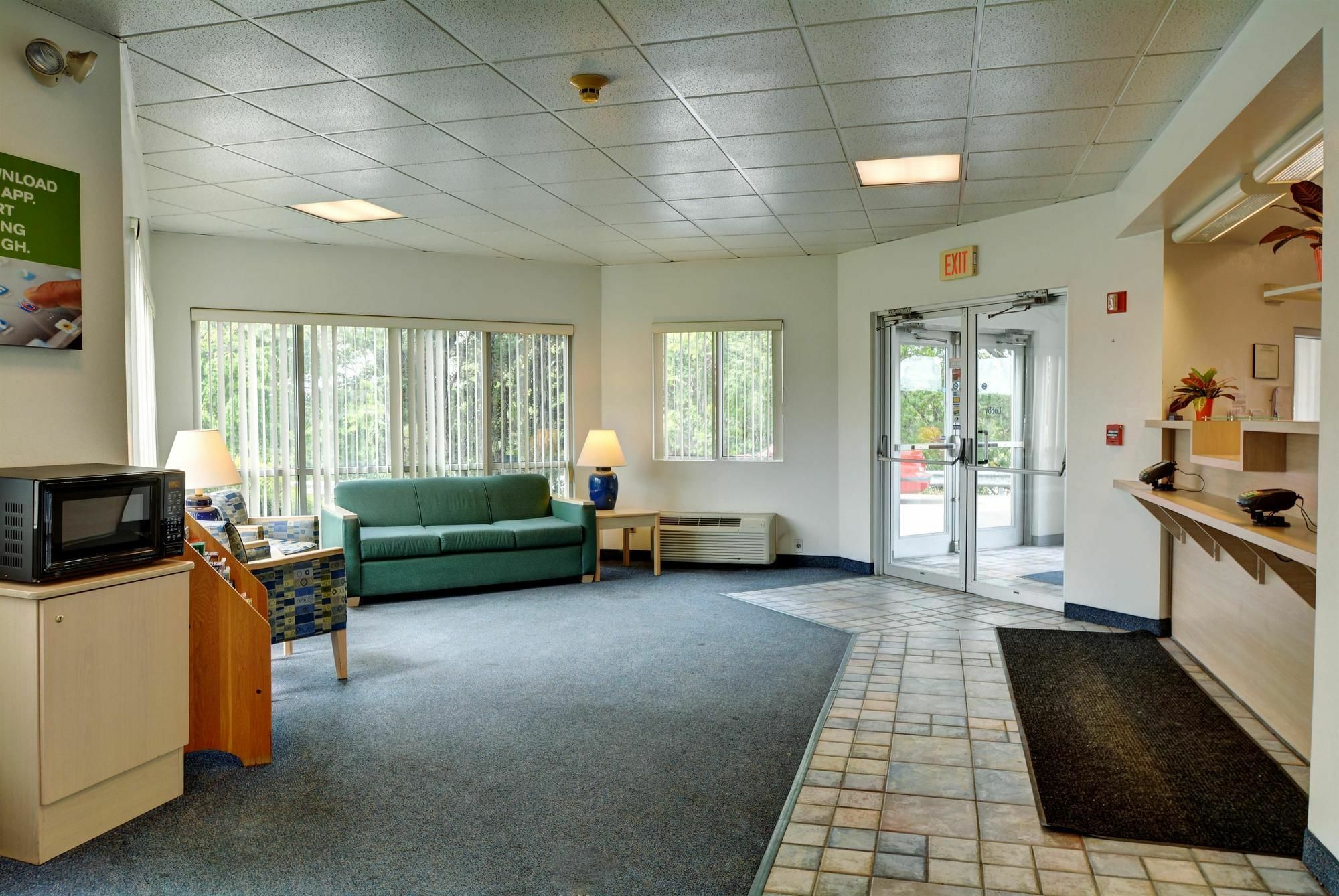 Motel 6-Warwick, Ri - Providence Airport - I-95 Eksteriør billede